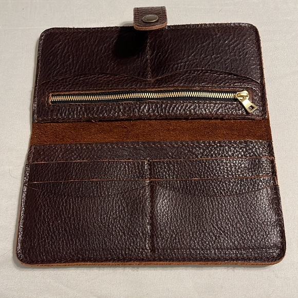 Portland Leather Goods Women’s Bi Fold Leather Wallet - Picture 3 of 3